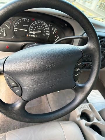 2000 Ford Explorer XLS