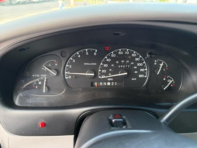 2000 Ford Explorer XLS