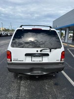 2000 Ford Explorer XLS