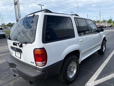 2000 Ford Explorer XLS