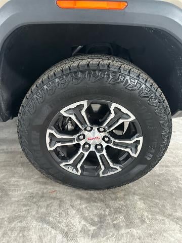 2023 GMC Canyon AT4