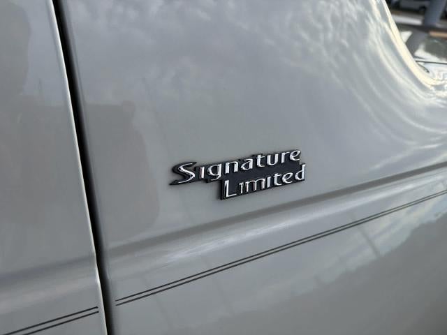 2007 Lincoln Town Car Signature Limited