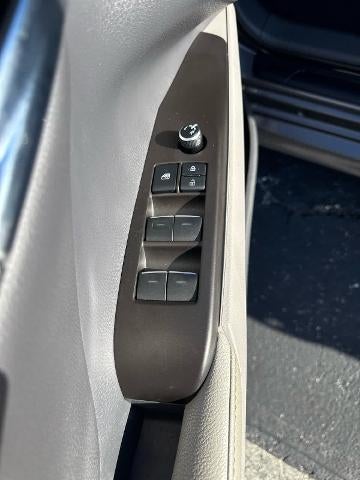 2022 Toyota Camry Hybrid XLE