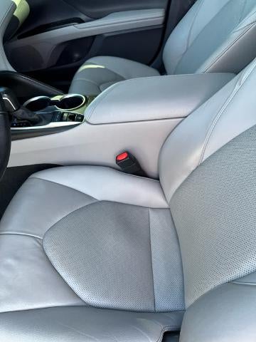 2022 Toyota Camry Hybrid XLE