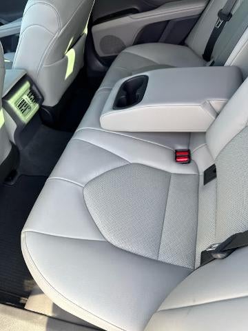 2022 Toyota Camry Hybrid XLE