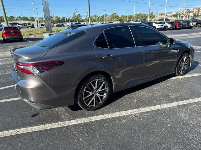 2022 Toyota Camry Hybrid XLE