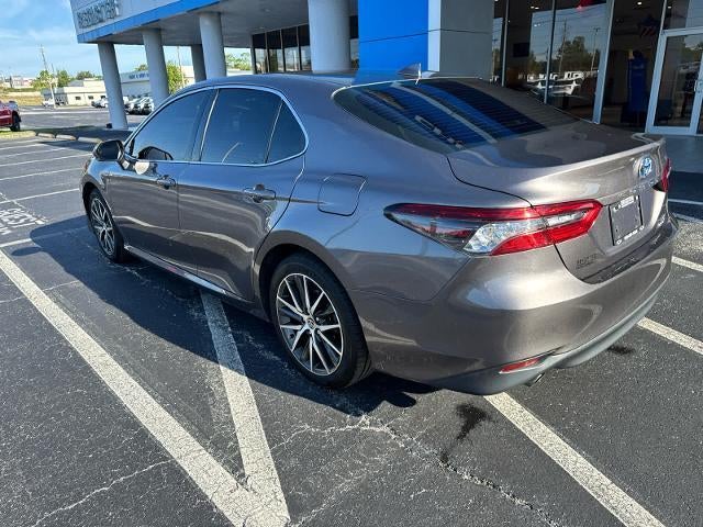 2022 Toyota Camry Hybrid XLE