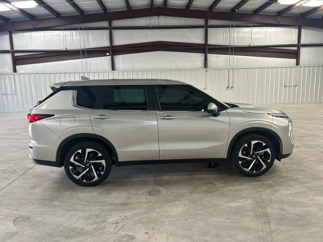 2023 Mitsubishi Outlander SE