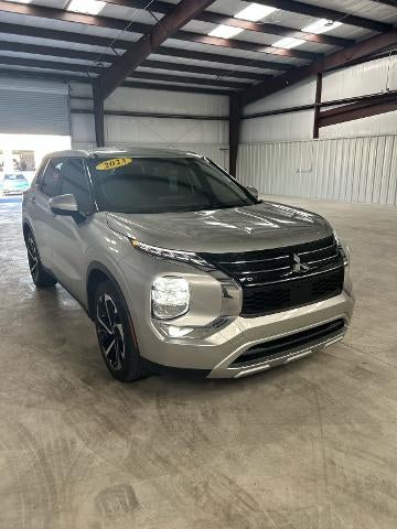 2023 Mitsubishi Outlander SE