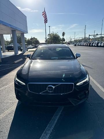 2019 Volvo V90 R-Design