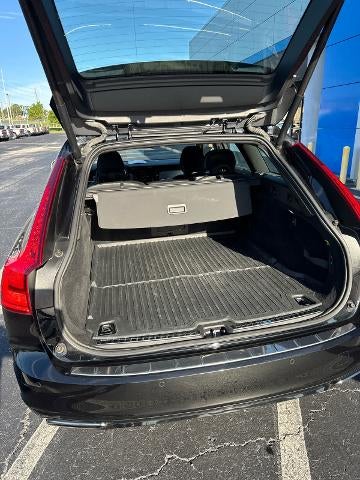 2019 Volvo V90 R-Design